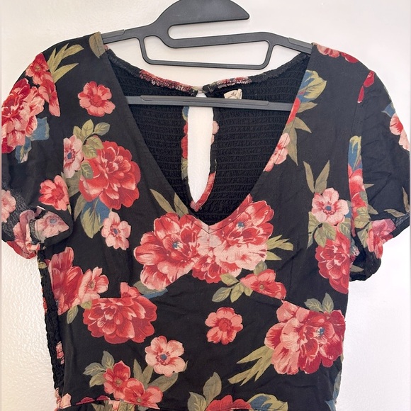 Hollister Floral Print Faux Wrap Romper Skort Size M - Picture 12 of 12